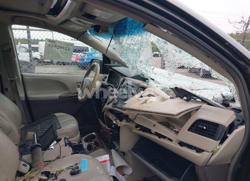 Photo 5 of 2012 Toyota Sienna XLE 7 PASSENGER (VIN 5TDDK3DC8CS044847)