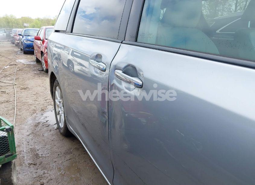 Photo 17 of 2013 Toyota Sienna XLE 7 PASSENGER (VIN 5TDDK3DC8DS059592)