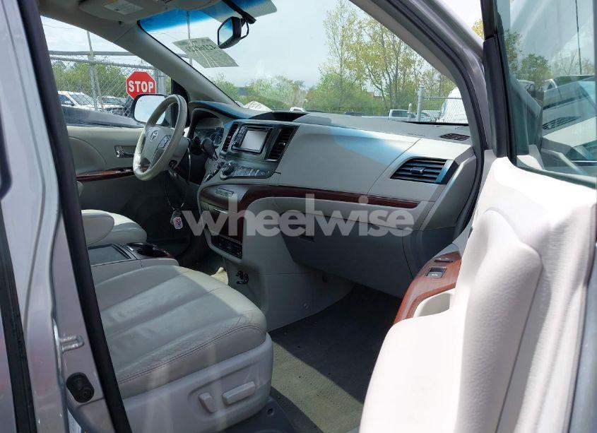 Photo 5 of 2013 Toyota Sienna XLE 7 PASSENGER (VIN 5TDDK3DC8DS059592)