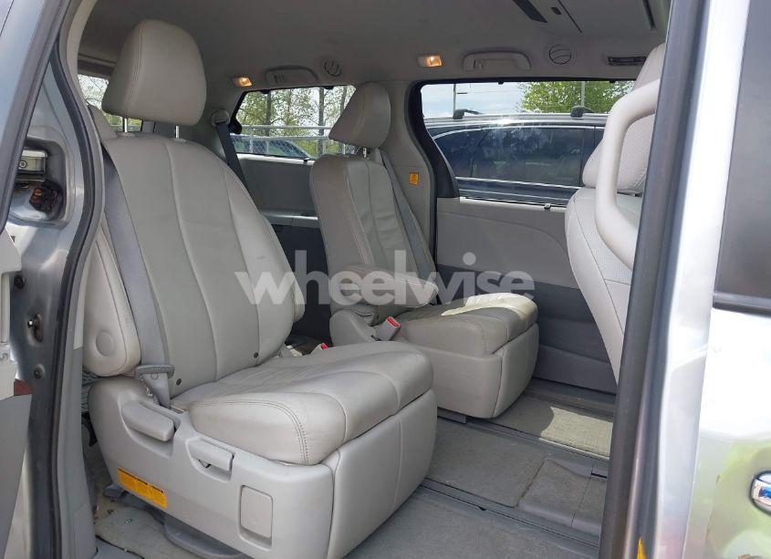 Photo 8 of 2013 Toyota Sienna XLE 7 PASSENGER (VIN 5TDDK3DC8DS059592)