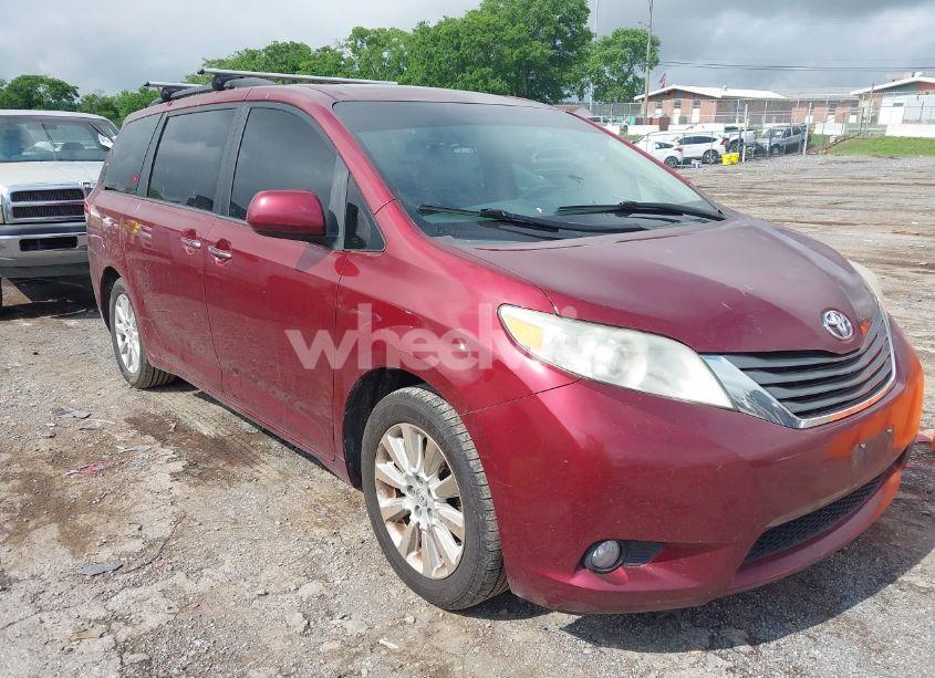 2014 Toyota Sienna XLE 7 PASSENGER (VIN 5TDDK3DC8ES076877) main photo