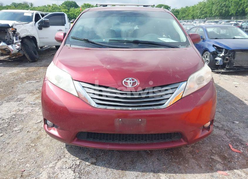 Photo 12 of 2014 Toyota Sienna XLE 7 PASSENGER (VIN 5TDDK3DC8ES076877)