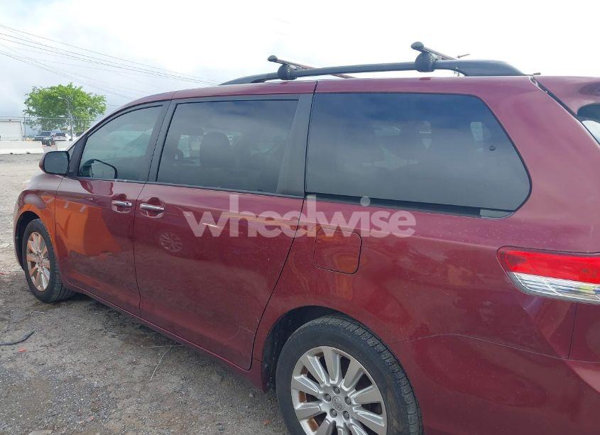 Photo 14 of 2014 Toyota Sienna XLE 7 PASSENGER (VIN 5TDDK3DC8ES076877)