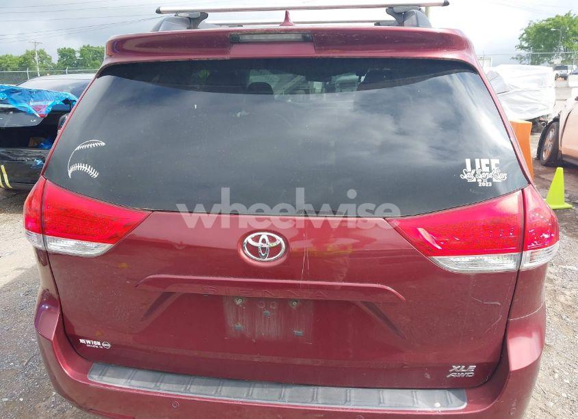 Photo 16 of 2014 Toyota Sienna XLE 7 PASSENGER (VIN 5TDDK3DC8ES076877)