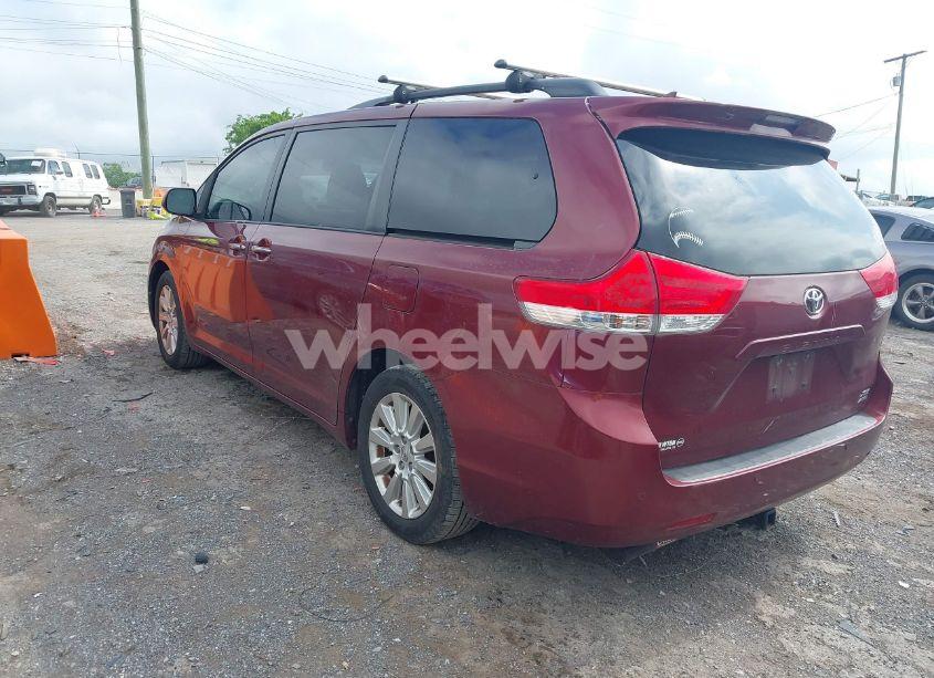 Photo 3 of 2014 Toyota Sienna XLE 7 PASSENGER (VIN 5TDDK3DC8ES076877)