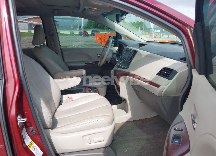 Photo 5 of 2014 Toyota Sienna XLE 7 PASSENGER (VIN 5TDDK3DC8ES076877)