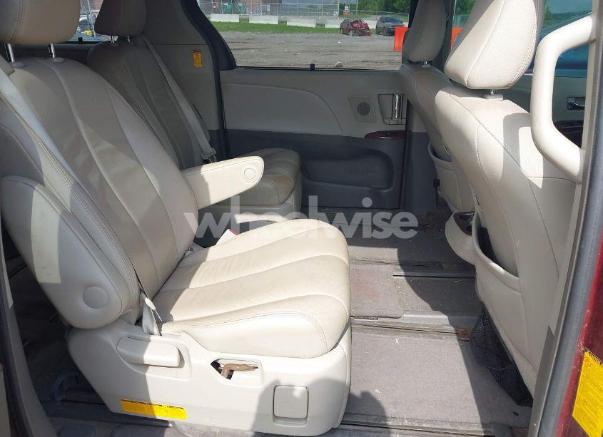 Photo 8 of 2014 Toyota Sienna XLE 7 PASSENGER (VIN 5TDDK3DC8ES076877)