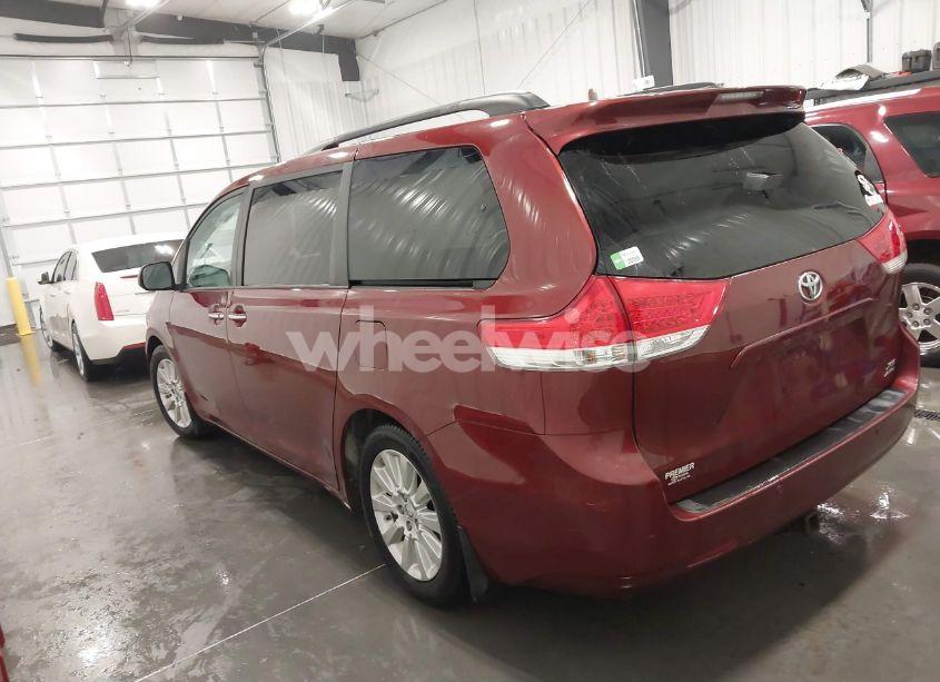 Photo 13 of 2014 Toyota Sienna XLE/LIMITED (VIN 5TDDK3DC8ES079682)