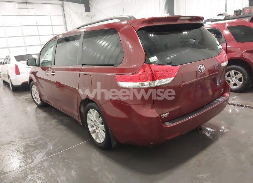 Photo 3 of 2014 Toyota Sienna XLE/LIMITED (VIN 5TDDK3DC8ES079682)