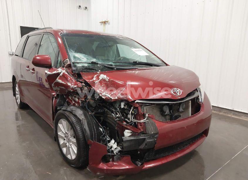 Photo 6 of 2014 Toyota Sienna XLE/LIMITED (VIN 5TDDK3DC8ES079682)