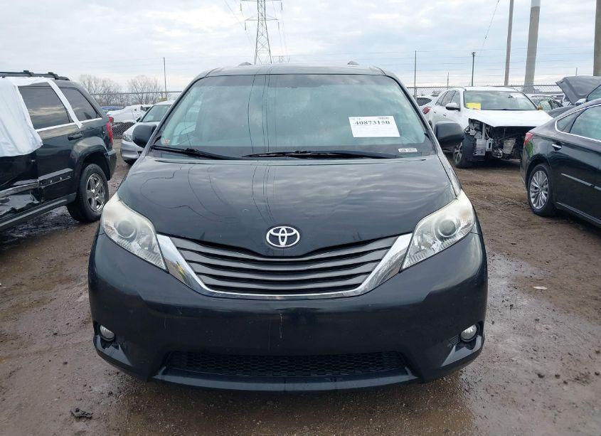 Photo 12 of 2011 Toyota Sienna XLE (VIN 5TDDK3DC9BS004906)