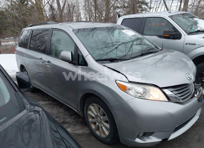 2012 Toyota Sienna XLE 7 PASSENGER (VIN 5TDDK3DC9CS037616) main photo