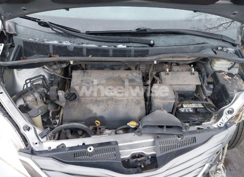 Photo 10 of 2012 Toyota Sienna XLE 7 PASSENGER (VIN 5TDDK3DC9CS037616)