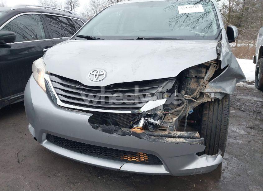 Photo 17 of 2012 Toyota Sienna XLE 7 PASSENGER (VIN 5TDDK3DC9CS037616)