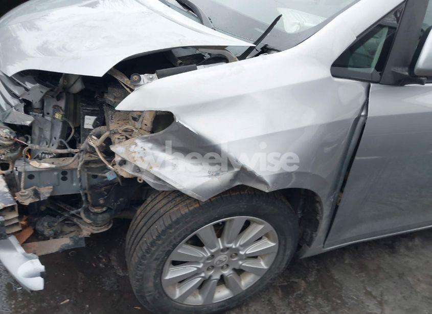 Photo 18 of 2012 Toyota Sienna XLE 7 PASSENGER (VIN 5TDDK3DC9CS037616)