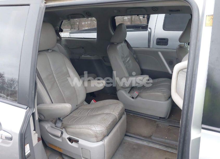 Photo 8 of 2012 Toyota Sienna XLE 7 PASSENGER (VIN 5TDDK3DC9CS037616)