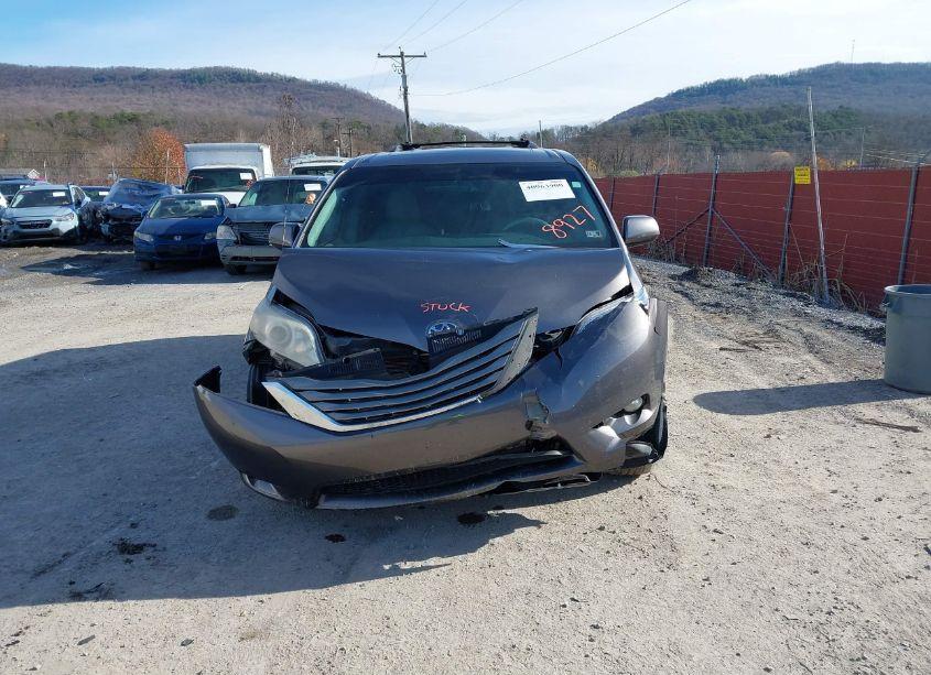 Photo 12 of 2012 Toyota Sienna XLE 7 PASSENGER (VIN 5TDDK3DC9CS038927)