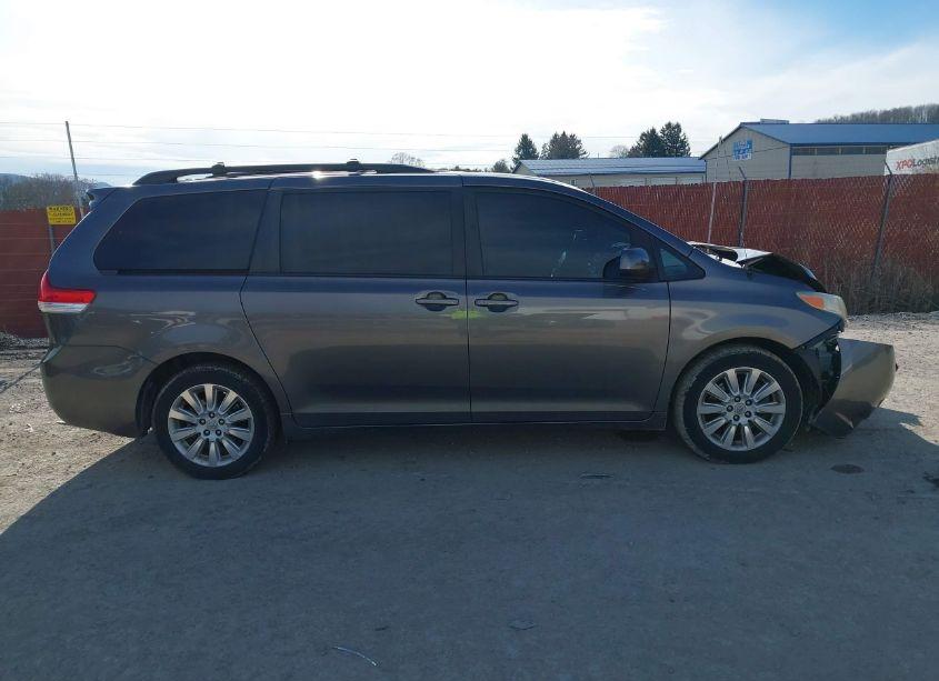 Photo 13 of 2012 Toyota Sienna XLE 7 PASSENGER (VIN 5TDDK3DC9CS038927)