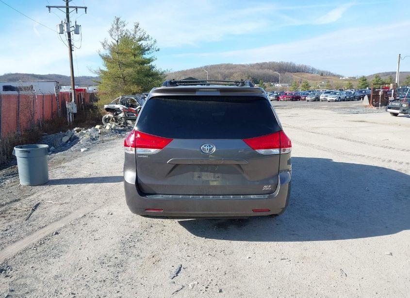 Photo 16 of 2012 Toyota Sienna XLE 7 PASSENGER (VIN 5TDDK3DC9CS038927)