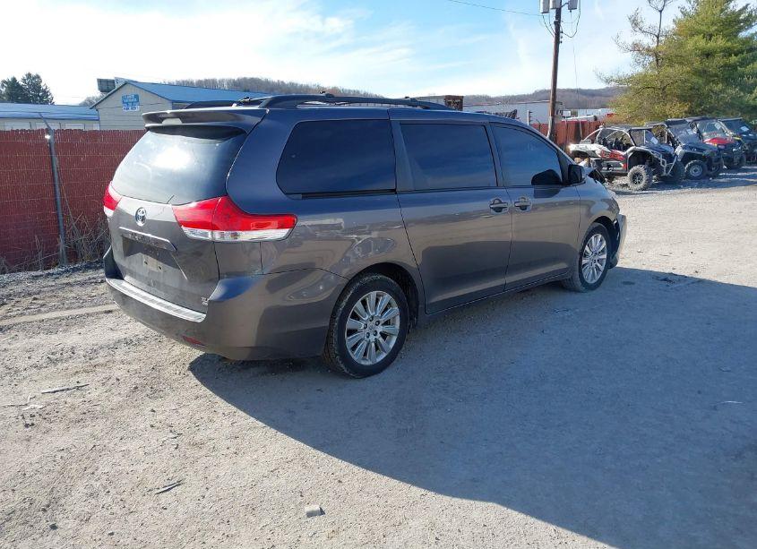 Photo 4 of 2012 Toyota Sienna XLE 7 PASSENGER (VIN 5TDDK3DC9CS038927)