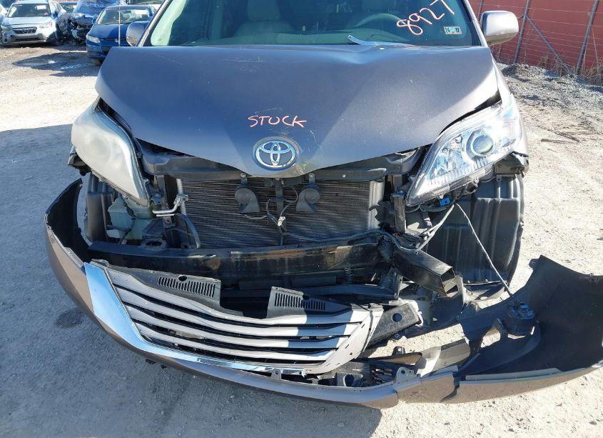 Photo 6 of 2012 Toyota Sienna XLE 7 PASSENGER (VIN 5TDDK3DC9CS038927)