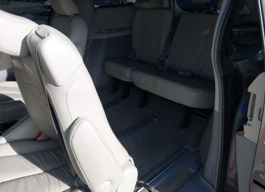 Photo 8 of 2012 Toyota Sienna XLE 7 PASSENGER (VIN 5TDDK3DC9CS038927)