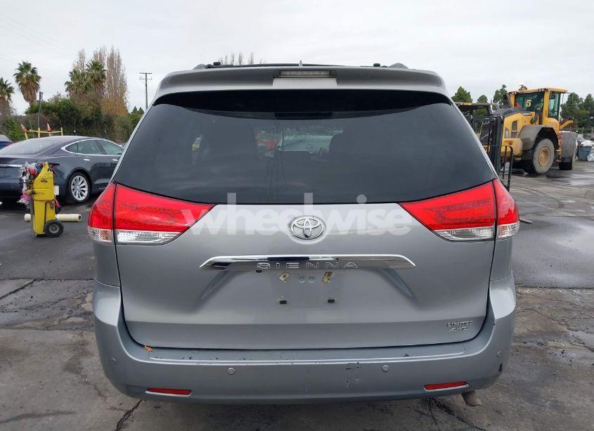 Photo 17 of 2012 Toyota Sienna XLE/LIMITED (VIN 5TDDK3DC9CS042847)