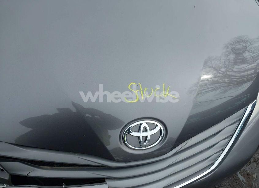 Photo 10 of 2012 Toyota Sienna XLE/LIMITED (VIN 5TDDK3DC9CS047014)