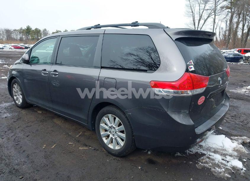 Photo 3 of 2012 Toyota Sienna XLE/LIMITED (VIN 5TDDK3DC9CS047014)