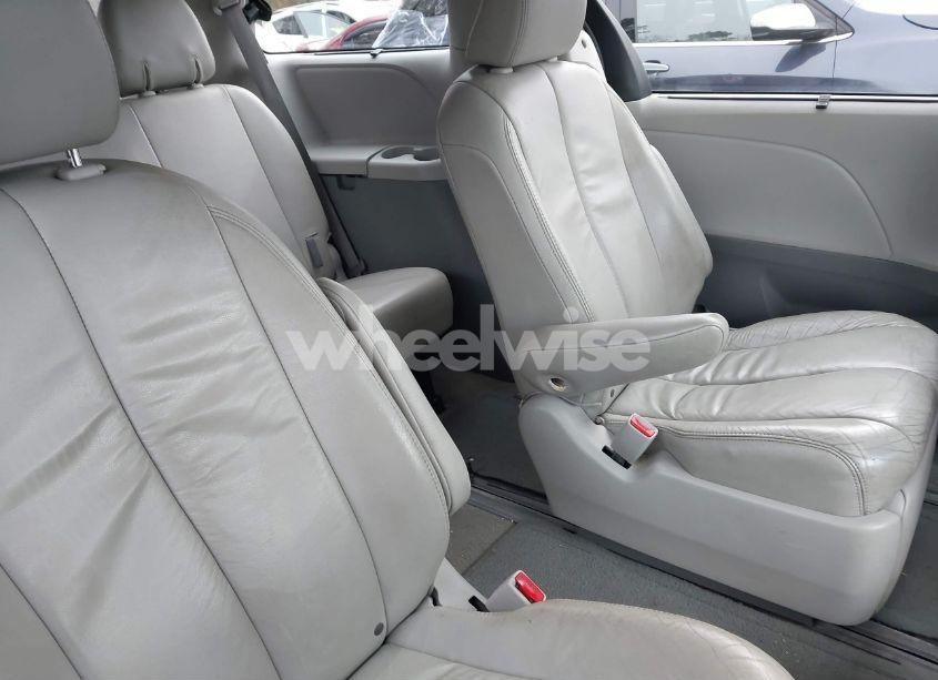 Photo 8 of 2012 Toyota Sienna XLE/LIMITED (VIN 5TDDK3DC9CS047014)