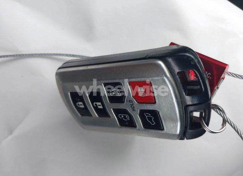 Photo 11 of 2012 Toyota Sienna LIMITED 7 PASSENGER (VIN 5TDDK3DC9CS047370)