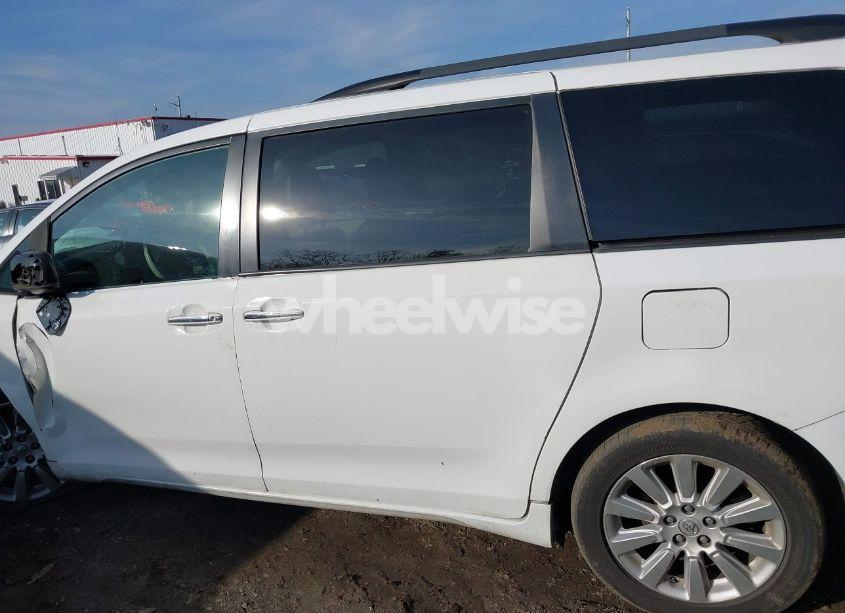 Photo 13 of 2014 Toyota Sienna XLE/LIMITED (VIN 5TDDK3DC9ES081022)