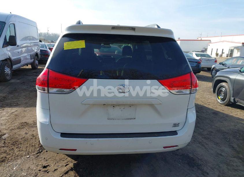 Photo 15 of 2014 Toyota Sienna XLE/LIMITED (VIN 5TDDK3DC9ES081022)