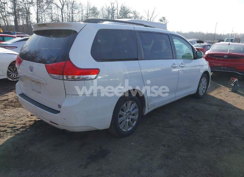Photo 4 of 2014 Toyota Sienna XLE/LIMITED (VIN 5TDDK3DC9ES081022)