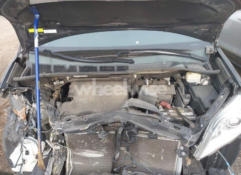 Photo 10 of 2015 Toyota Sienna XLE 7 PASSENGER (VIN 5TDDK3DC9FS103425)