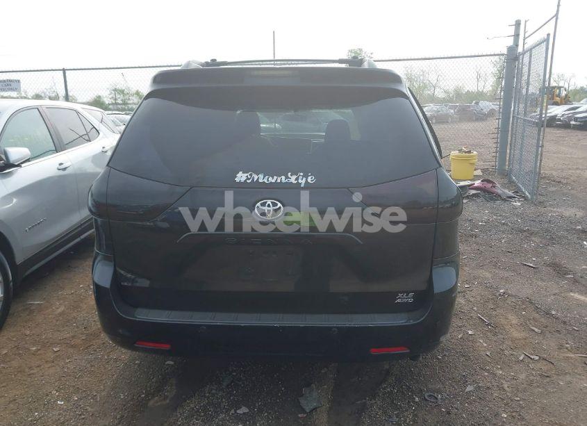 Photo 17 of 2015 Toyota Sienna XLE 7 PASSENGER (VIN 5TDDK3DC9FS103425)