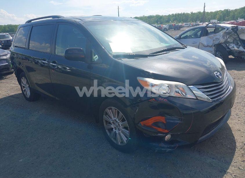 2015 Toyota Sienna XLE 7 PASSENGER (VIN 5TDDK3DC9FS113212) main photo