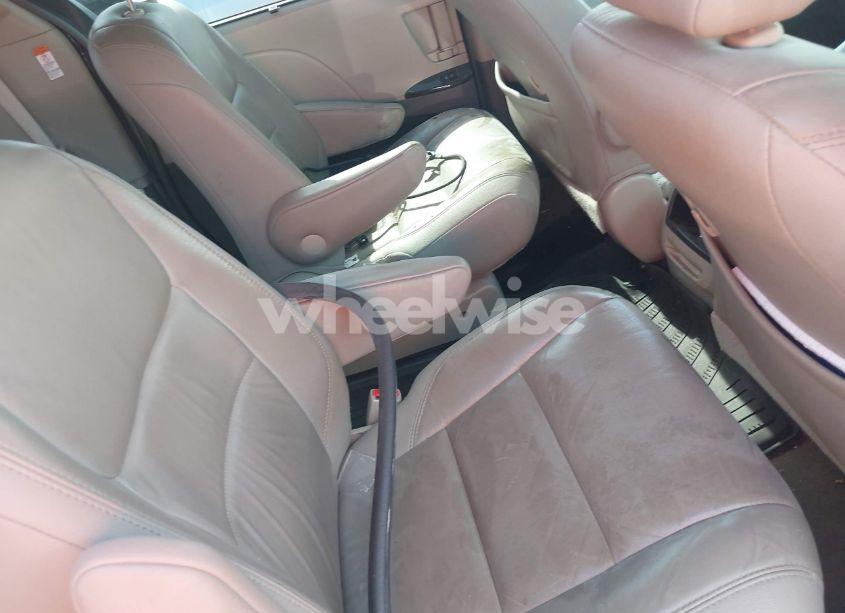 Photo 8 of 2015 Toyota Sienna XLE 7 PASSENGER (VIN 5TDDK3DC9FS113212)