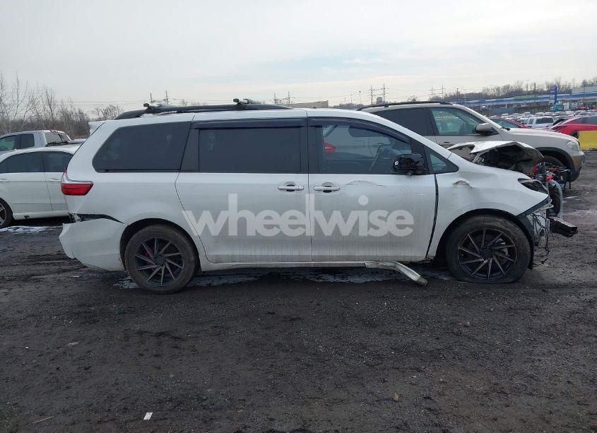 Photo 13 of 2015 Toyota Sienna LIMITED 7 PASSENGER (VIN 5TDDK3DC9FS115512)