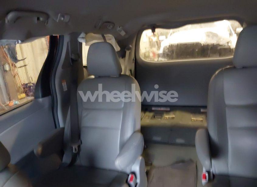 Photo 8 of 2015 Toyota Sienna XLE 7 PASSENGER (VIN 5TDDK3DC9FS121889)