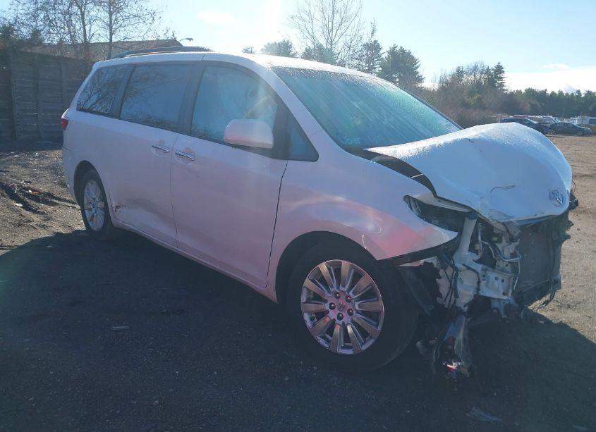 2015 Toyota Sienna XLE/LIMITED (VIN 5TDDK3DC9FS124310) main photo