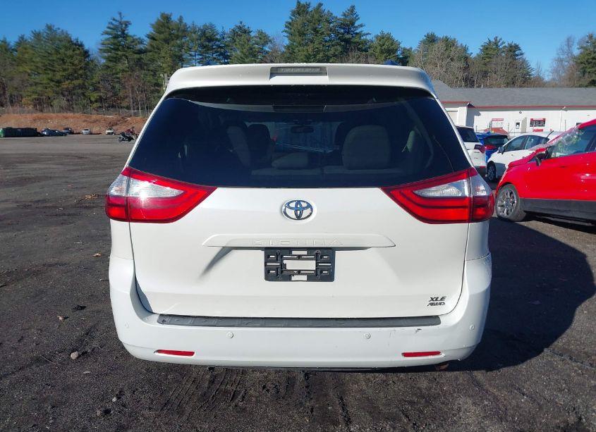 Photo 16 of 2015 Toyota Sienna XLE/LIMITED (VIN 5TDDK3DC9FS124310)