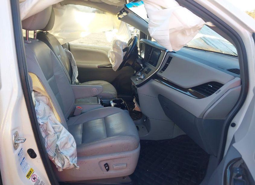 Photo 5 of 2015 Toyota Sienna XLE/LIMITED (VIN 5TDDK3DC9FS124310)