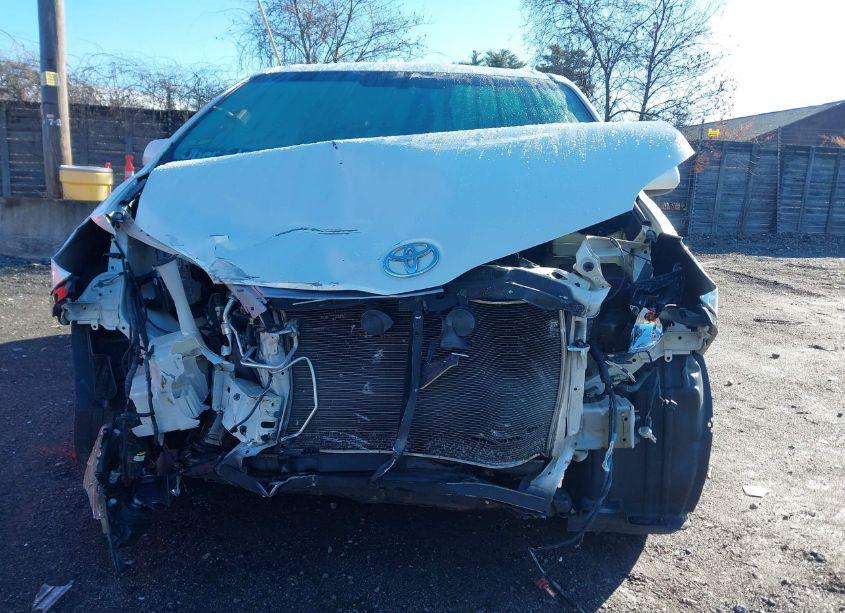 Photo 6 of 2015 Toyota Sienna XLE/LIMITED (VIN 5TDDK3DC9FS124310)