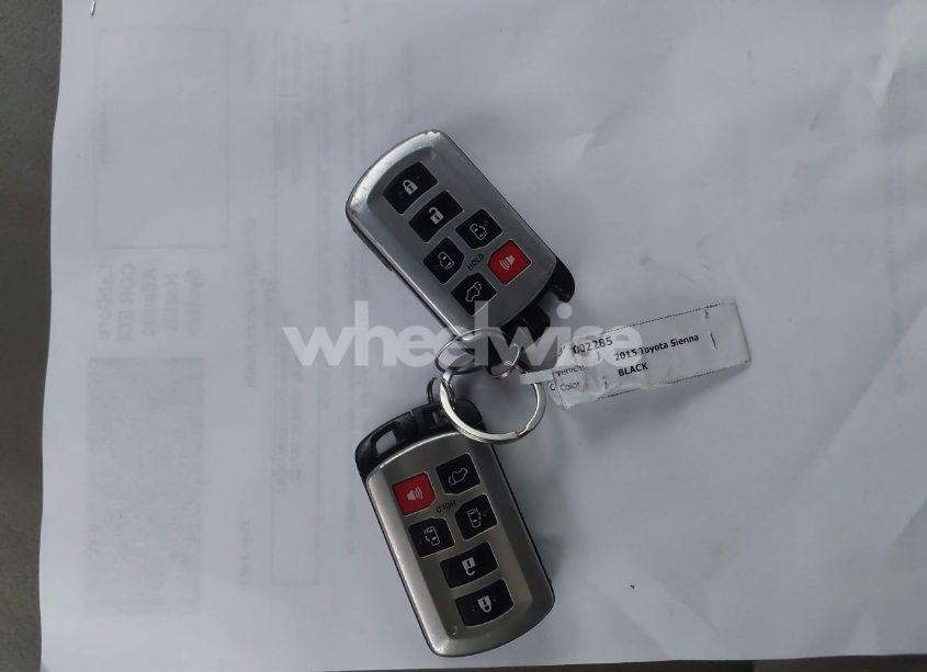 Photo 11 of 2015 Toyota Sienna XLE 7 PASSENGER (VIN 5TDDK3DC9FS124680)