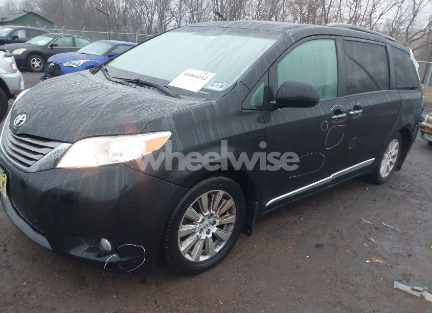 Photo 2 of 2015 Toyota Sienna XLE 7 PASSENGER (VIN 5TDDK3DC9FS124680)