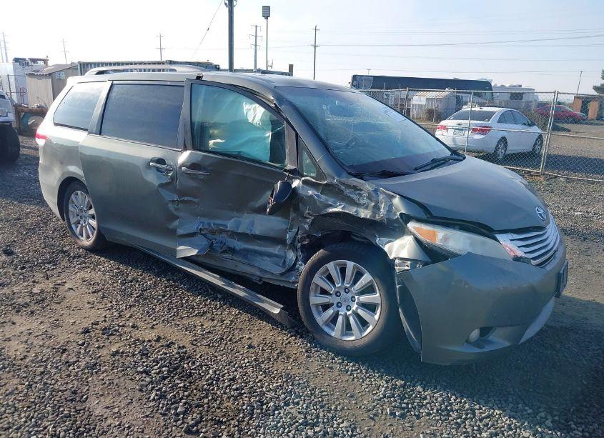 2011 Toyota Sienna XLE/LIMITED (VIN 5TDDK3DCXBS001173) main photo