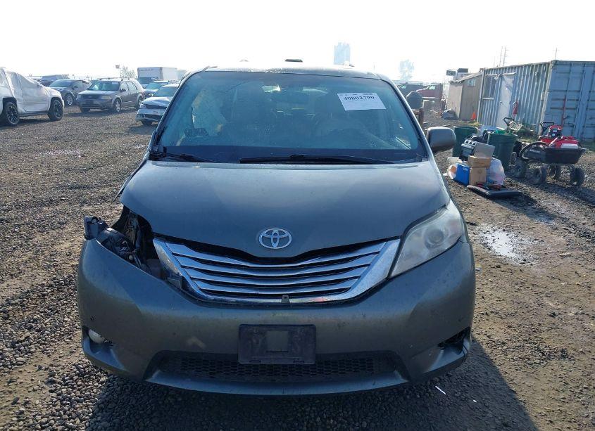 Photo 11 of 2011 Toyota Sienna XLE/LIMITED (VIN 5TDDK3DCXBS001173)
