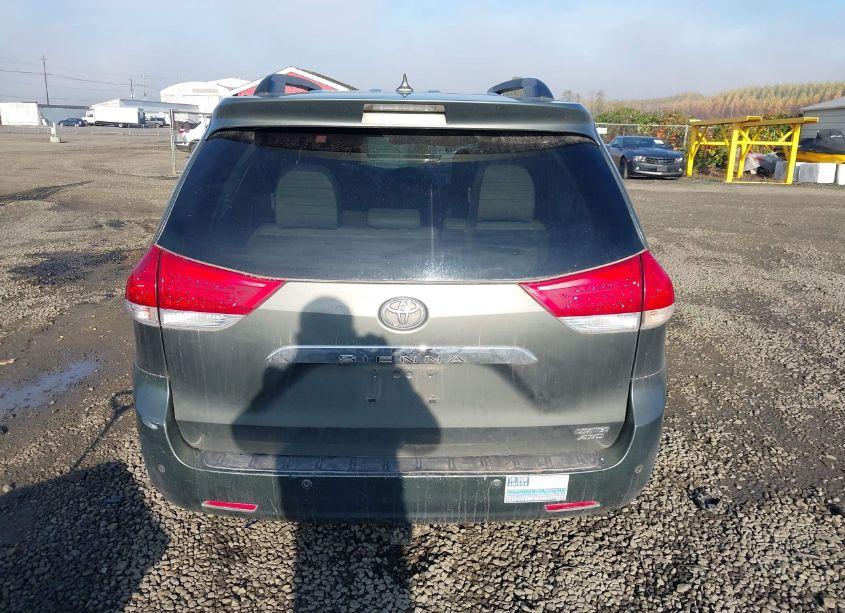 Photo 15 of 2011 Toyota Sienna XLE/LIMITED (VIN 5TDDK3DCXBS001173)