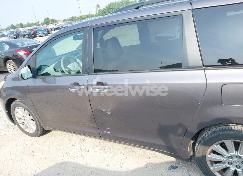 Photo 15 of 2011 Toyota Sienna XLE (VIN 5TDDK3DCXBS005806)